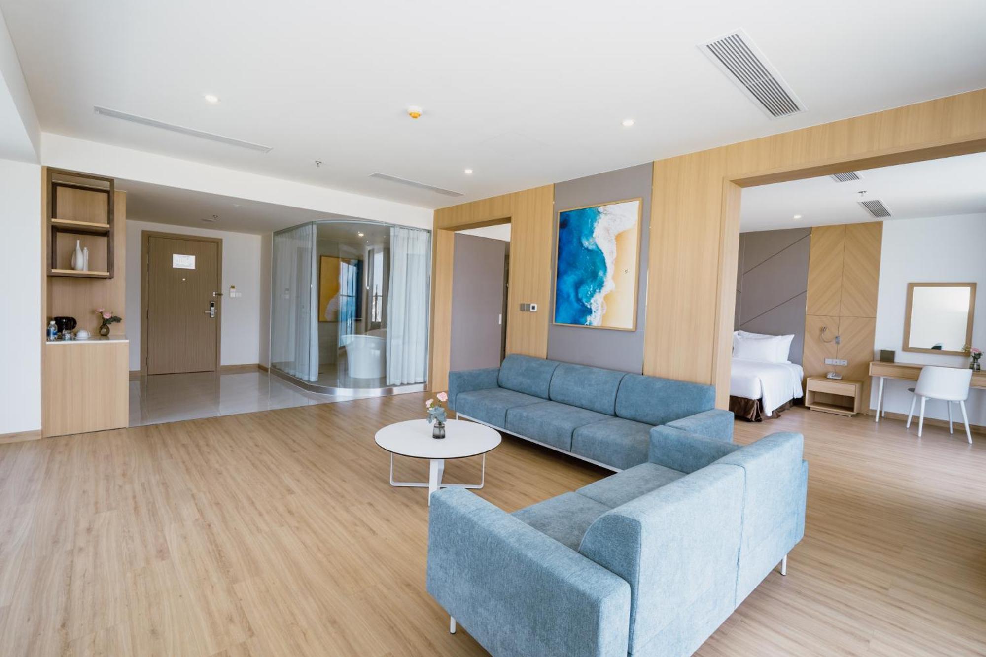 Aquamarine Beachfront Resort & Spa Cam Ranh Exterior photo