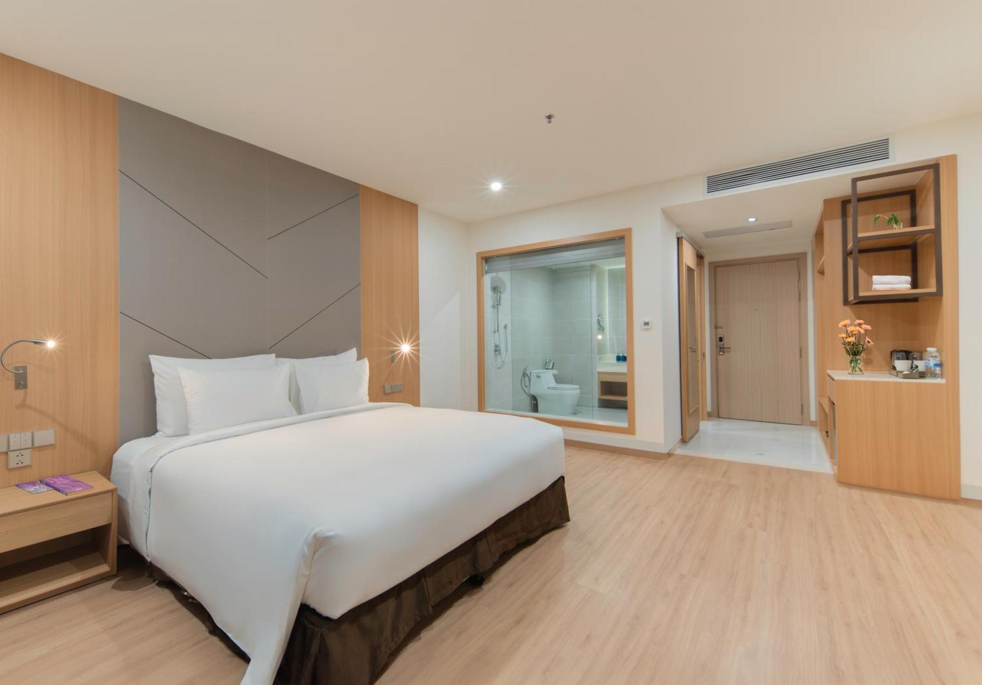 Aquamarine Beachfront Resort & Spa Cam Ranh Exterior photo